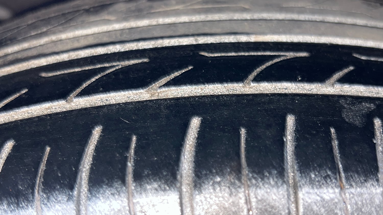 Used 2017 Hyundai Grand i10 Sportz (O) 1.2 Kappa VTVT Petrol Manual tyres RIGHT REAR TYRE TREAD VIEW