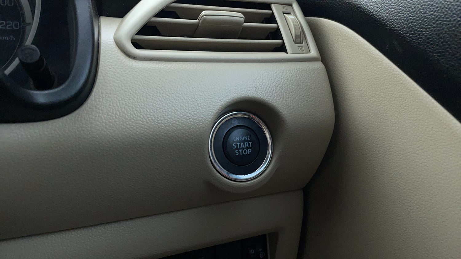 Used 2018 Maruti Suzuki Dzire ZXi Petrol Manual top_features Keyless start