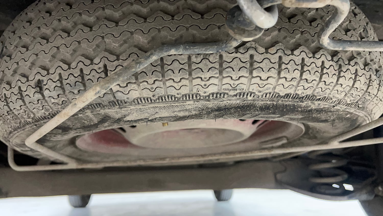 Used 2022 Renault Triber RXT EASY-R AMT Petrol Automatic tyres SPARE TYRE VIEW