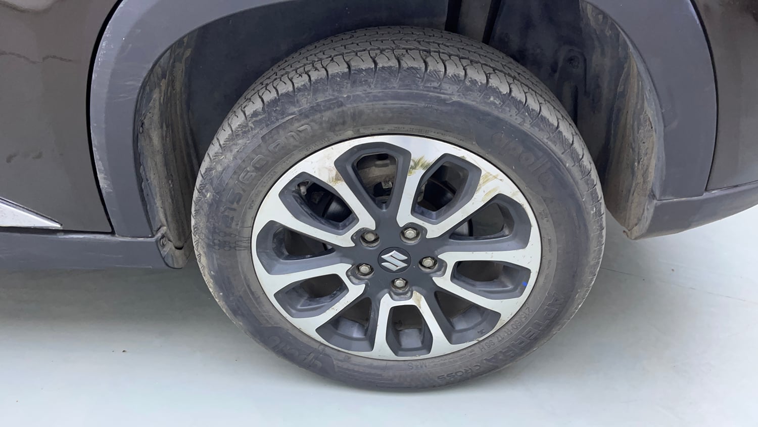 Used 2023 Maruti Suzuki Grand Vitara Alpha Smart Hybrid AT Petrol Automatic tyres LEFT REAR TYRE RIM VIEW