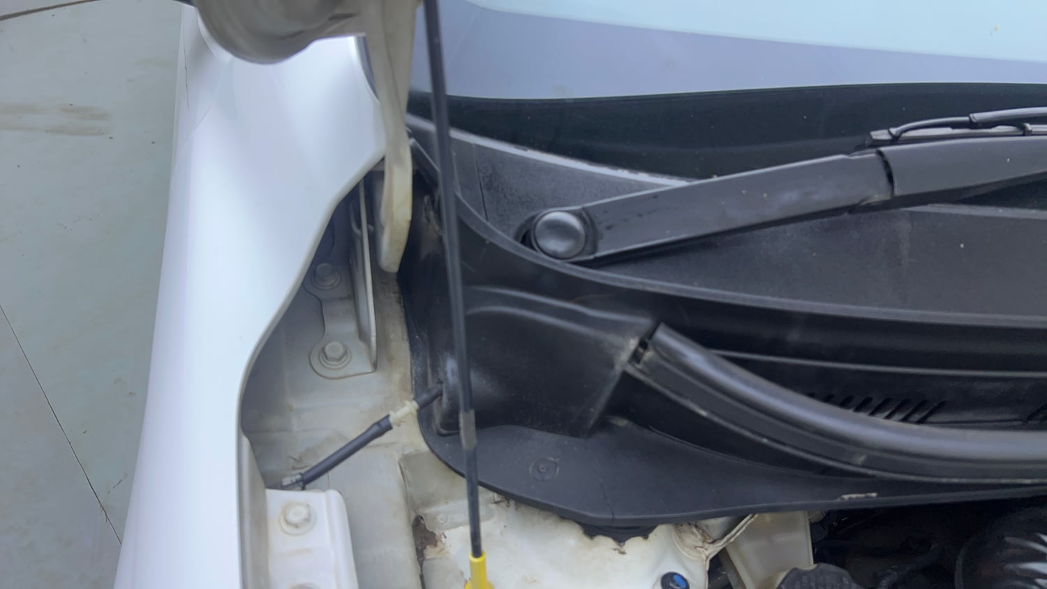 Used 2020 Hyundai Grand i10 Nios Sportz AMT 1.2 Kappa VTVT Petrol Automatic engine ENGINE RIGHT SIDE HINGE & APRON VIEW