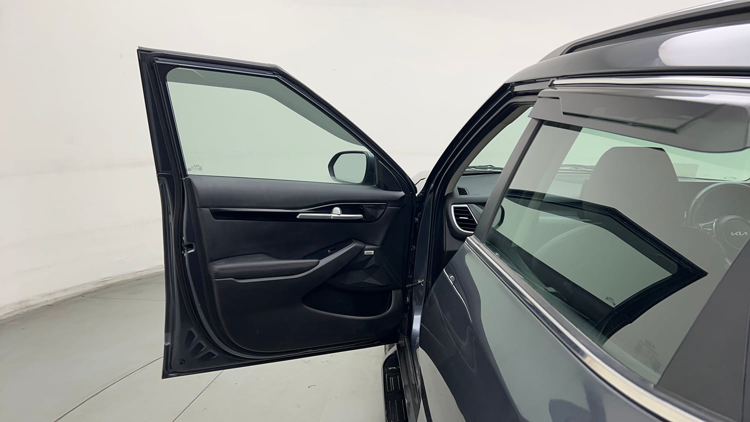 Used 2022 Kia Seltos GTX Plus 1.4 DCT Petrol Automatic interior LEFT FRONT DOOR OPEN VIEW