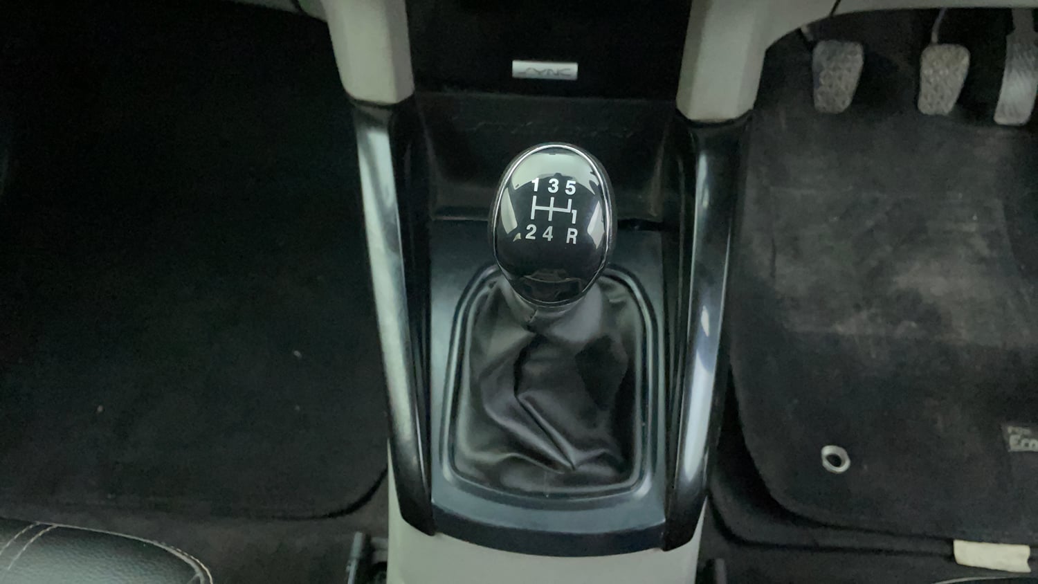Used 2016 Ford EcoSport Titanium 1.5L TDCi Diesel Manual interior GEAR  KNOB VIEW