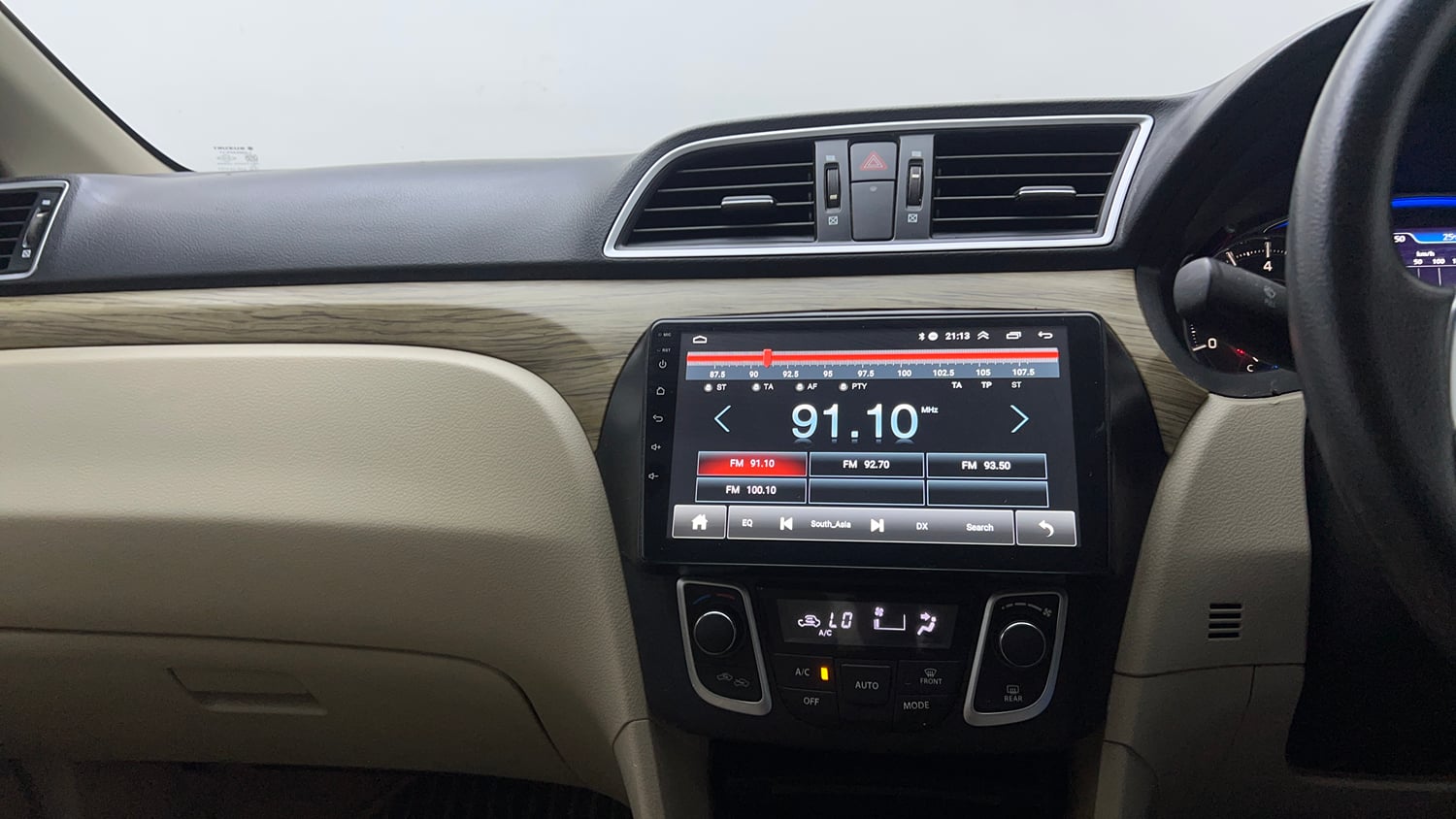 Used 2020 Maruti Suzuki Ciaz Delta Hybrid 1.5 Petrol Manual interior MUSIC SYSTEM & AC CONTROL VIEW