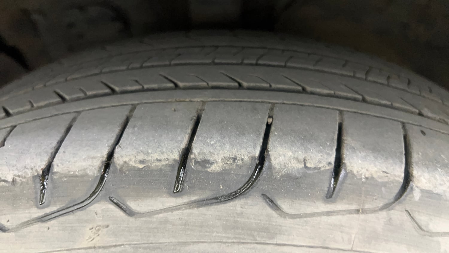Used 2015 Hyundai Creta 1.6 SX Plus AT Diesel Automatic tyres LEFT FRONT TYRE TREAD VIEW
