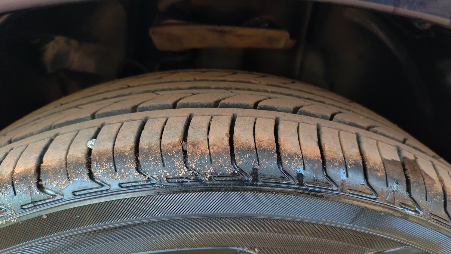 Used 2023 Tata Tiago XZA Plus Petrol Automatic tyres LEFT FRONT TYRE TREAD VIEW