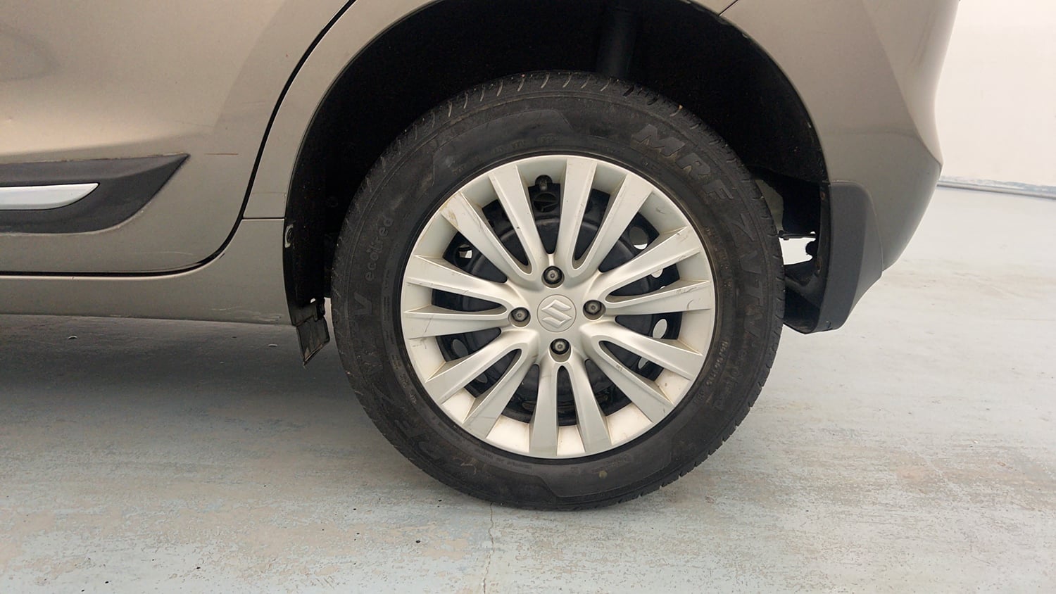 Used 2019 Maruti Suzuki Baleno Delta Petrol Manual tyres LEFT REAR TYRE RIM VIEW