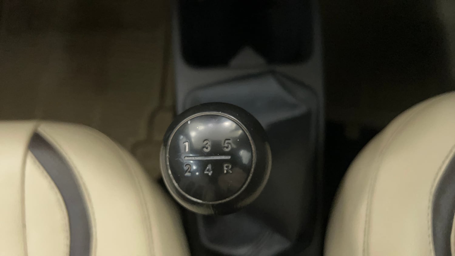 Used 2018 Hyundai Eon Magna + Petrol Manual interior GEAR  KNOB VIEW