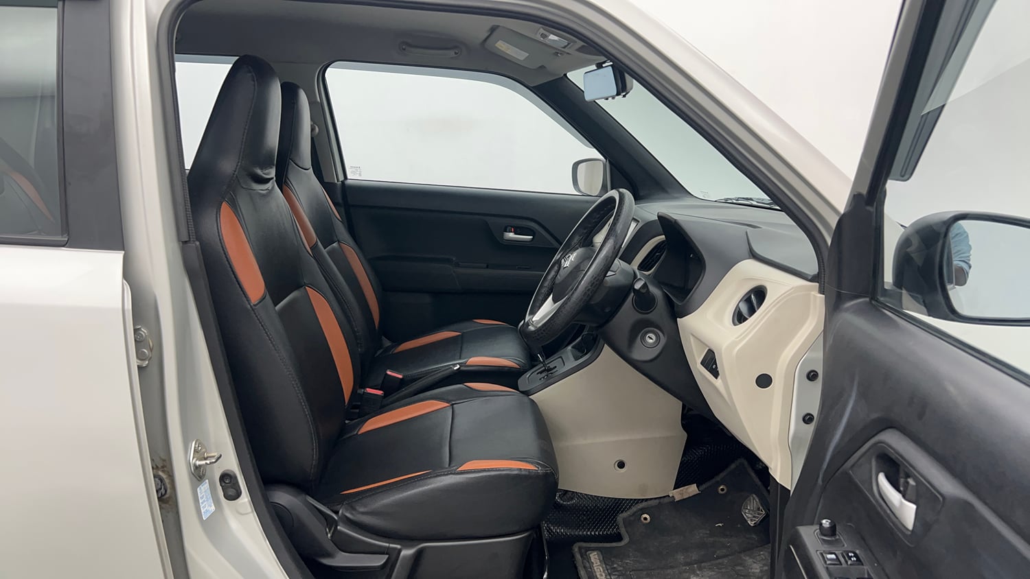 Used 2021 Maruti Suzuki Wagon R VXi (O) 1.2 AMT Petrol Automatic interior RIGHT SIDE FRONT DOOR CABIN VIEW