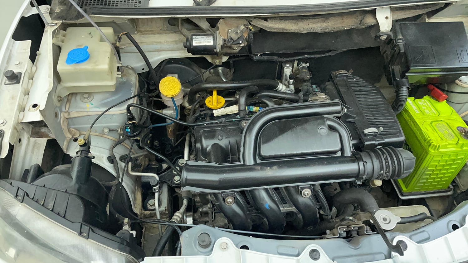 Used 2016 Renault Kwid RXT Petrol Manual engine ENGINE RIGHT SIDE VIEW