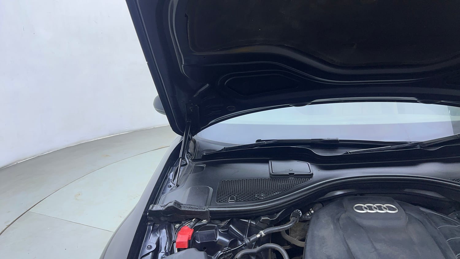 Used 2017 Audi A6 35 TFSI Petrol Automatic engine ENGINE RIGHT SIDE HINGE & APRON VIEW