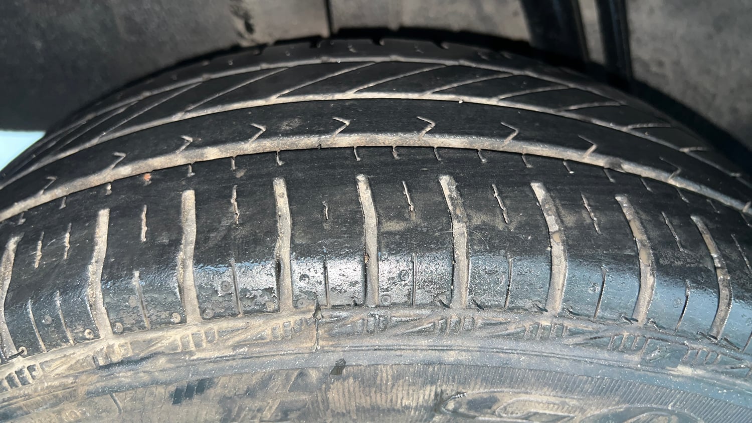 Used 2020 Renault Kwid RXT 1.0 Opt Petrol Manual tyres RIGHT REAR TYRE TREAD VIEW