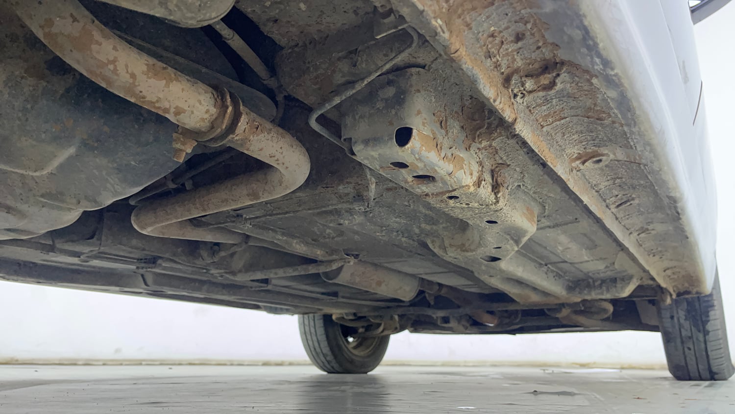 Used 2018 Tata Tiago Revotron XZA Petrol Automatic extra REAR RIGHT UNDERBODY VIEW