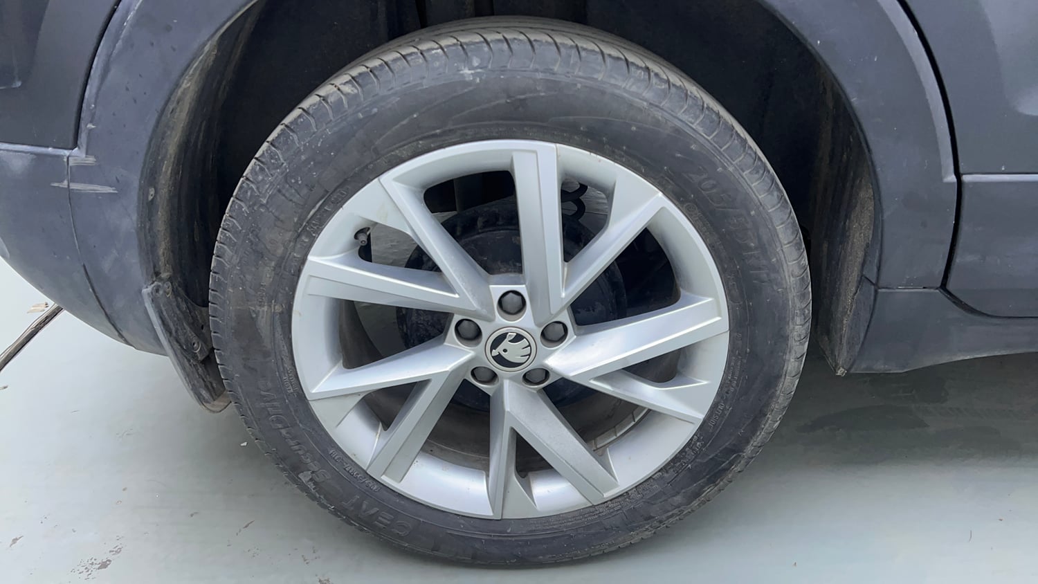 Used 2024 Skoda Kushaq Style 1.0L TSI MT Petrol Manual tyres RIGHT REAR TYRE RIM VIEW