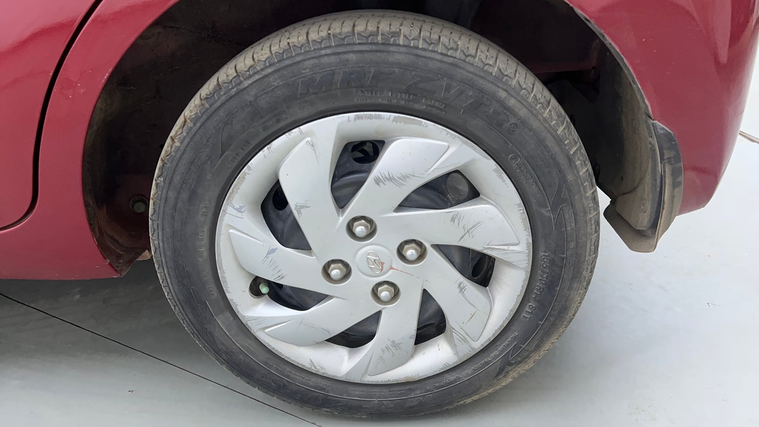 Used 2022 Hyundai Santro Sportz Petrol Manual tyres LEFT REAR TYRE RIM VIEW