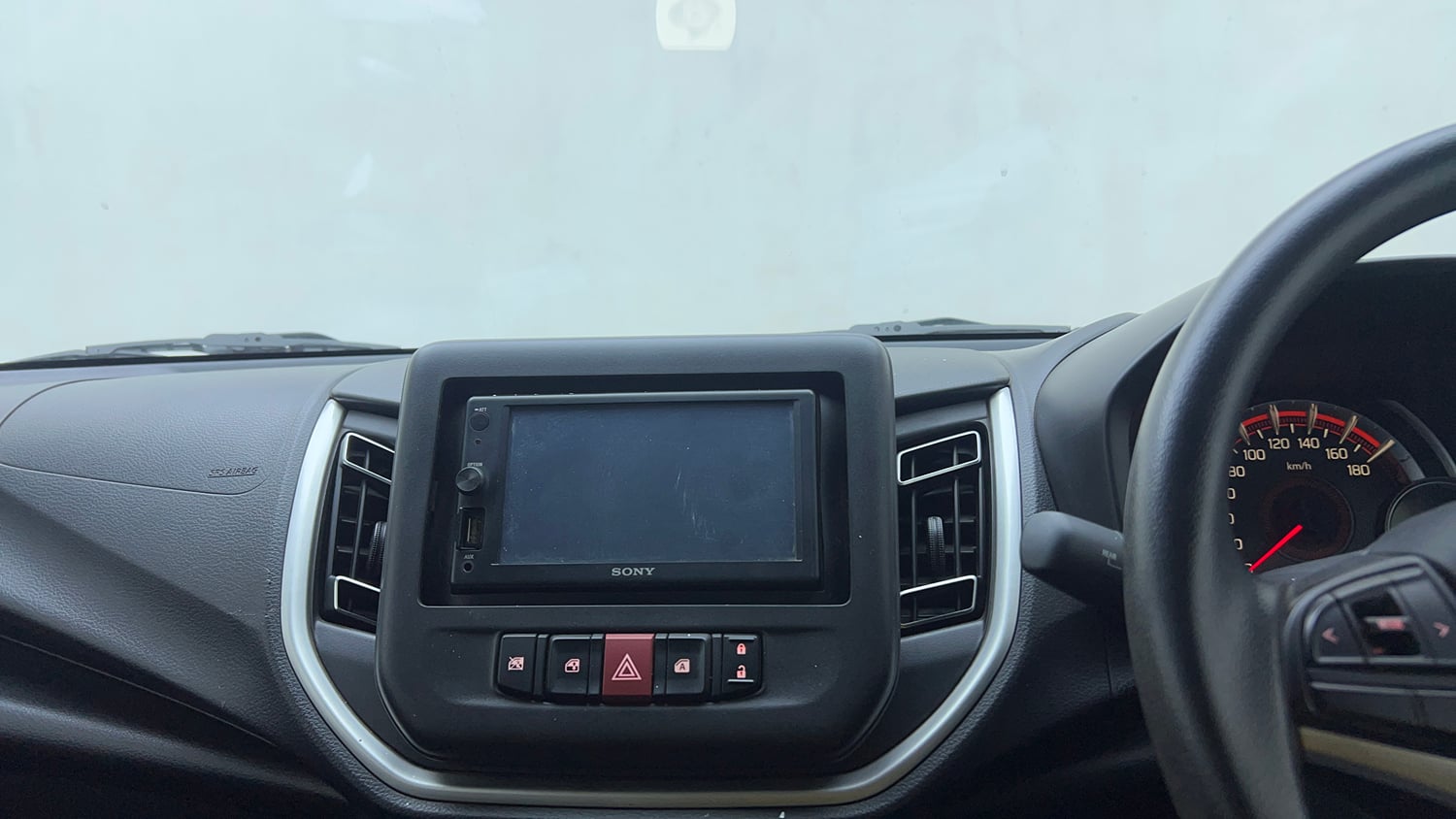 Used 2023 Maruti Suzuki Celerio ZXi Petrol Manual top_features Integrated (in-dash) music system