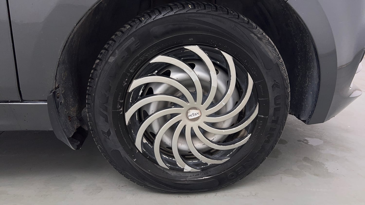 Used 2024 Tata Tiago XE Petrol Manual tyres RIGHT FRONT TYRE RIM VIEW