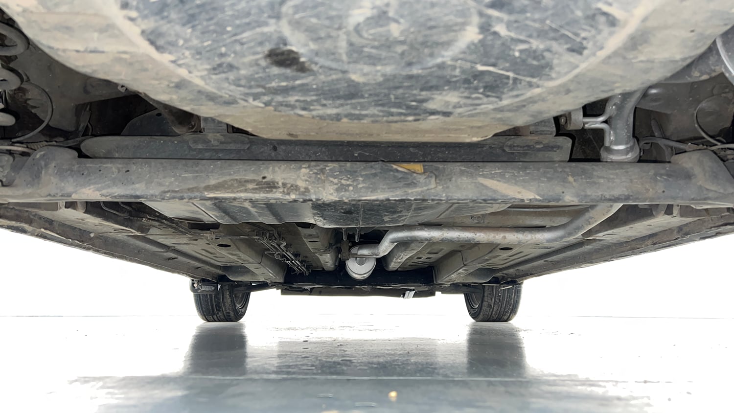 Used 2022 Tata Altroz XZ Petrol Petrol Manual extra REAR UNDERBODY VIEW (TAKEN FROM REAR)