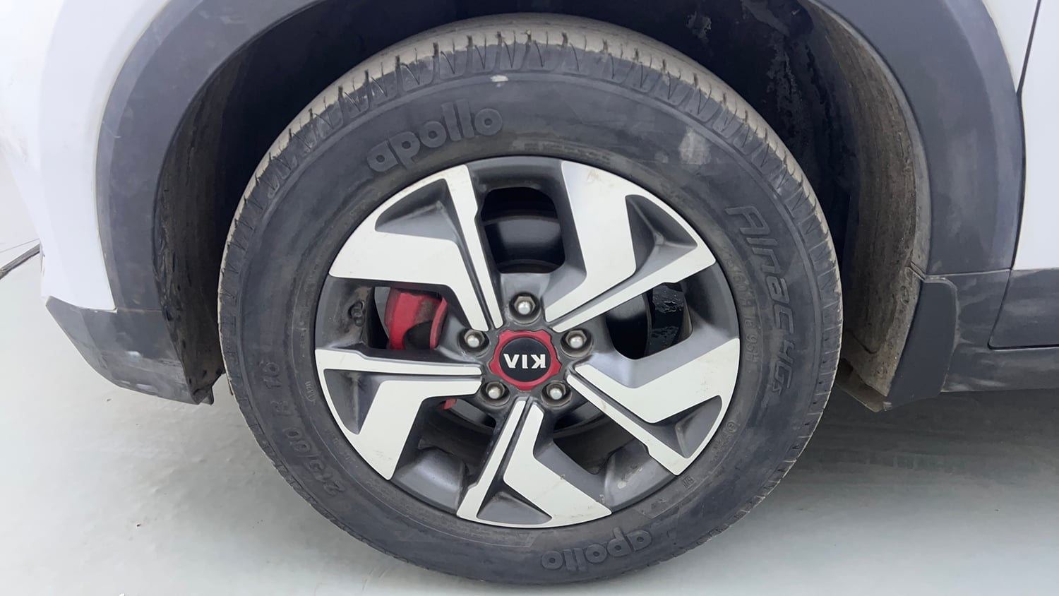 Used 2020 Kia Sonet GTX Plus 1.5 AT Diesel Automatic tyres LEFT FRONT TYRE RIM VIEW