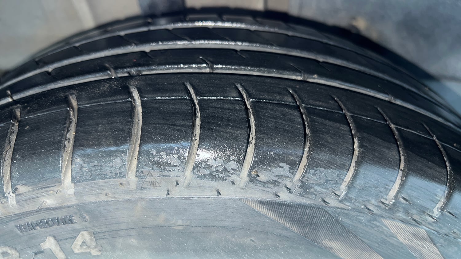 Used 2018 Tata Tiago Revotron XZ Petrol Manual tyres RIGHT REAR TYRE TREAD VIEW