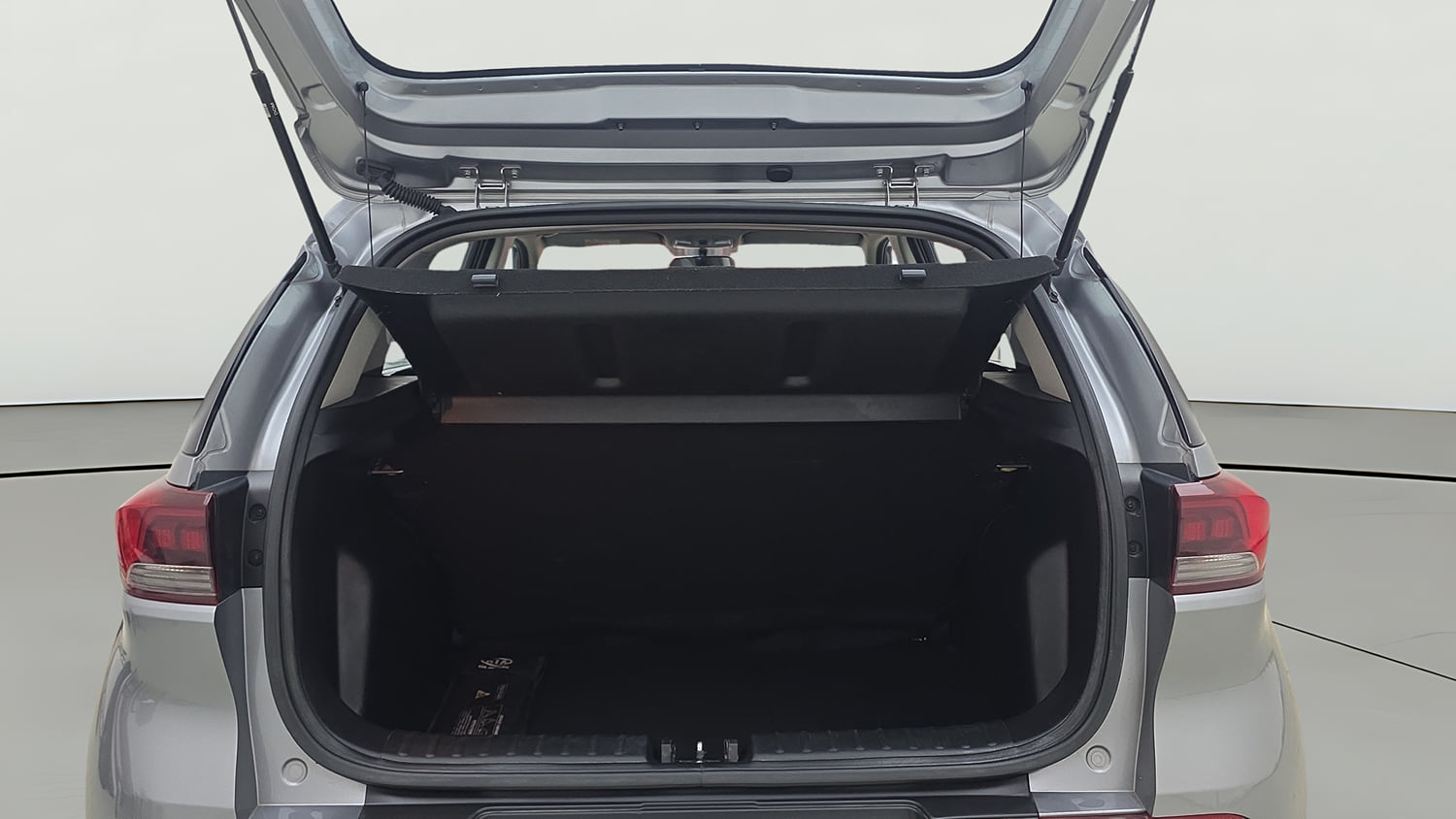 Used 2022 Kia Sonet HTX 1.5 Diesel Manual interior DICKY INSIDE VIEW
