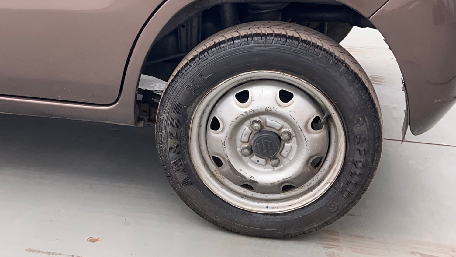 Used 2013 Maruti Suzuki Estilo LXi BS-IV Petrol Manual tyres LEFT REAR TYRE RIM VIEW