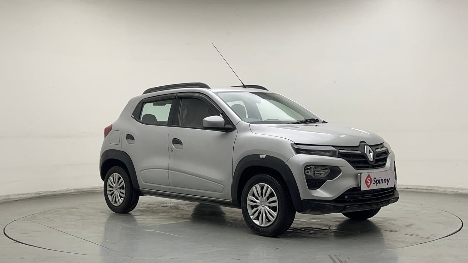 Used 2020 Renault Kwid RXT 1.0 Opt Petrol Manual exterior RIGHT FRONT CORNER VIEW