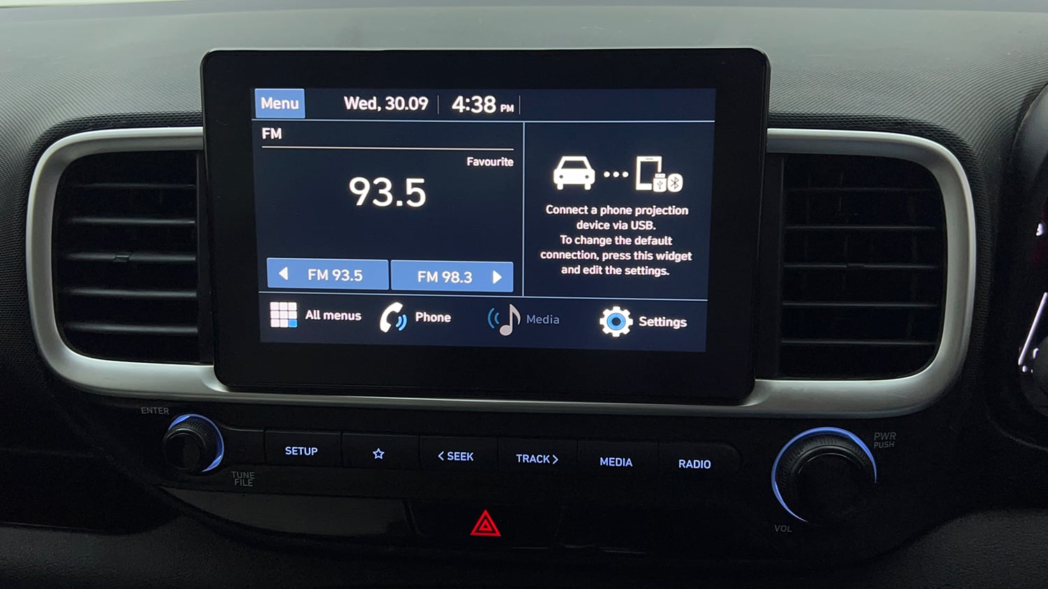 Used 2021 Hyundai Venue SX 1.0 Turbo Petrol Manual top_features Integrated (in-dash) music system