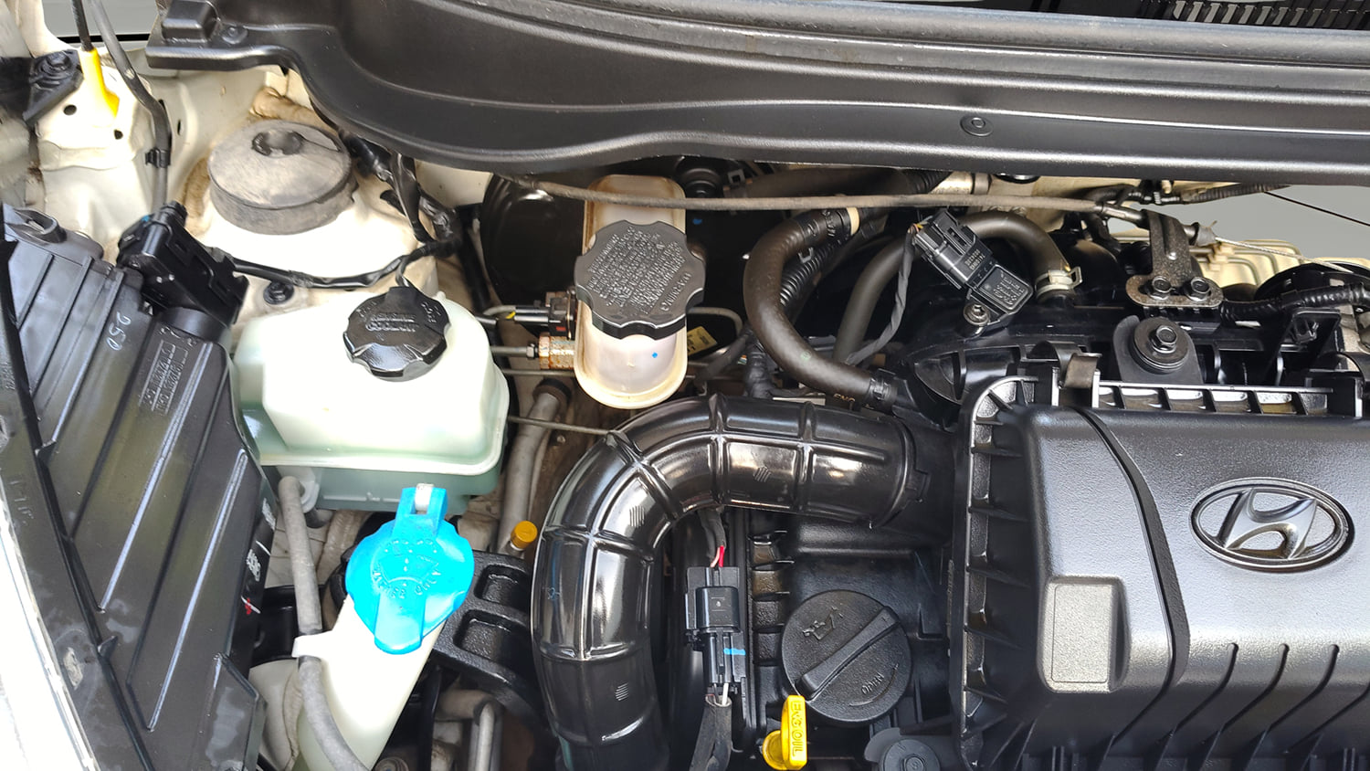 Used 2017 Hyundai Eon Magna + Petrol Manual engine ENGINE RIGHT SIDE VIEW