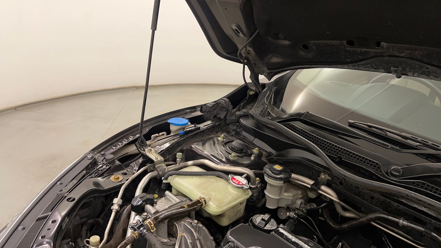 Used 2019 Honda Civic ZX CVT Petrol Petrol Automatic engine ENGINE RIGHT SIDE HINGE & APRON VIEW