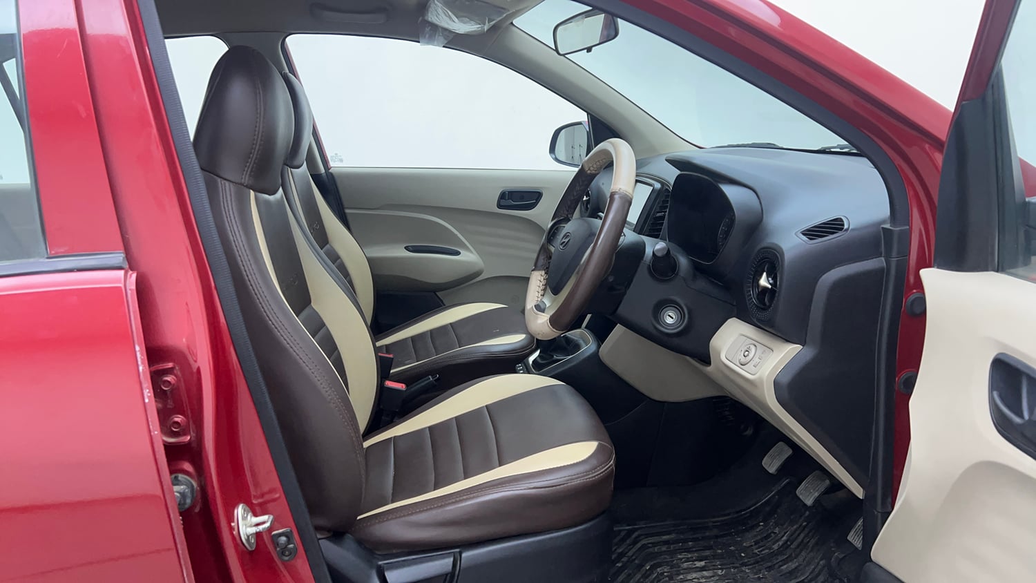 Used 2022 Hyundai Santro Sportz Petrol Manual interior RIGHT SIDE FRONT DOOR CABIN VIEW
