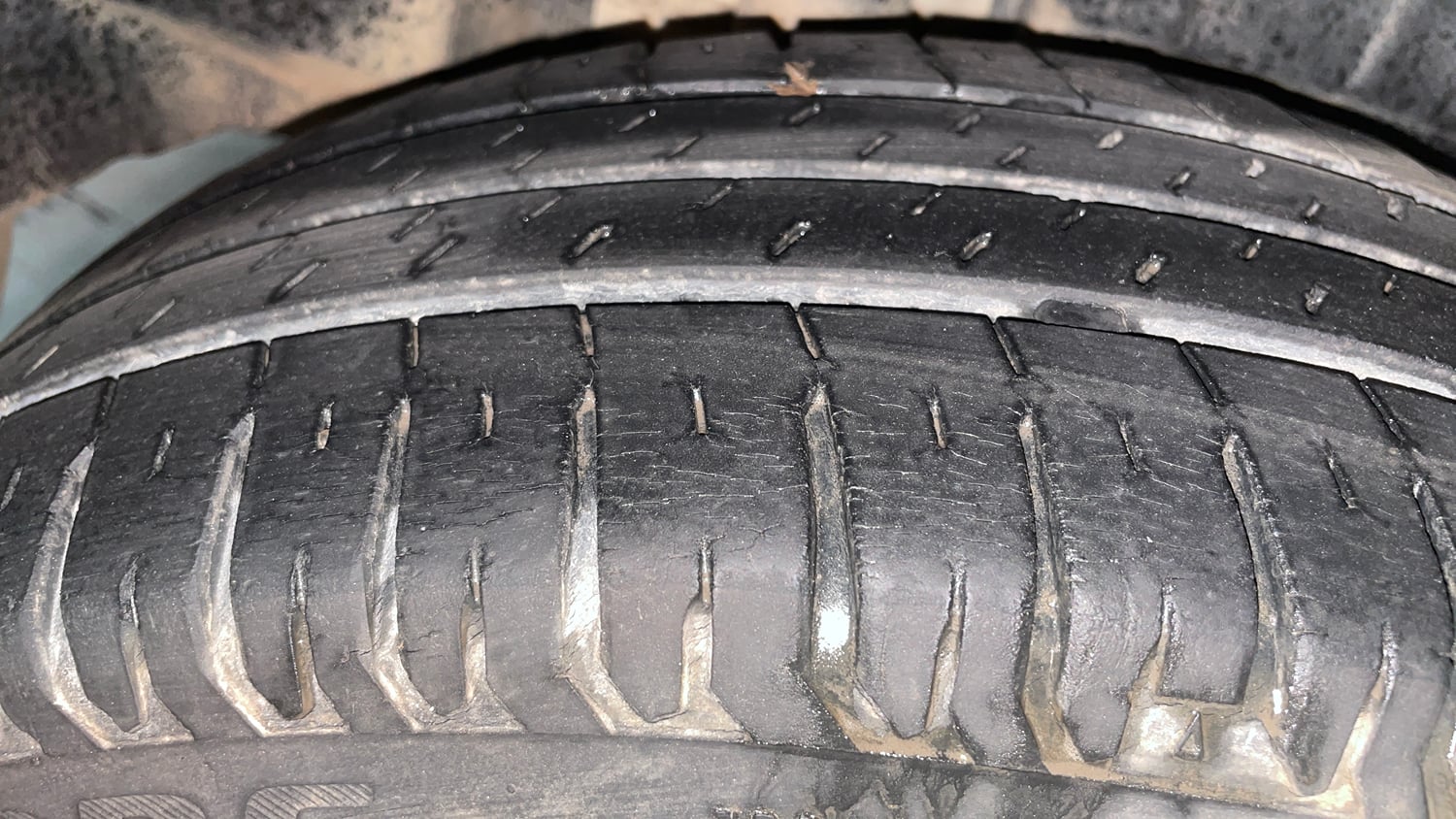 Used 2018 Maruti Suzuki Dzire ZXi Petrol Manual tyres RIGHT REAR TYRE TREAD VIEW
