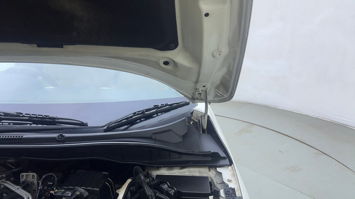 Used 2021 Honda City ZX CVT Petrol Petrol Automatic engine ENGINE LEFT SIDE HINGE & APRON VIEW