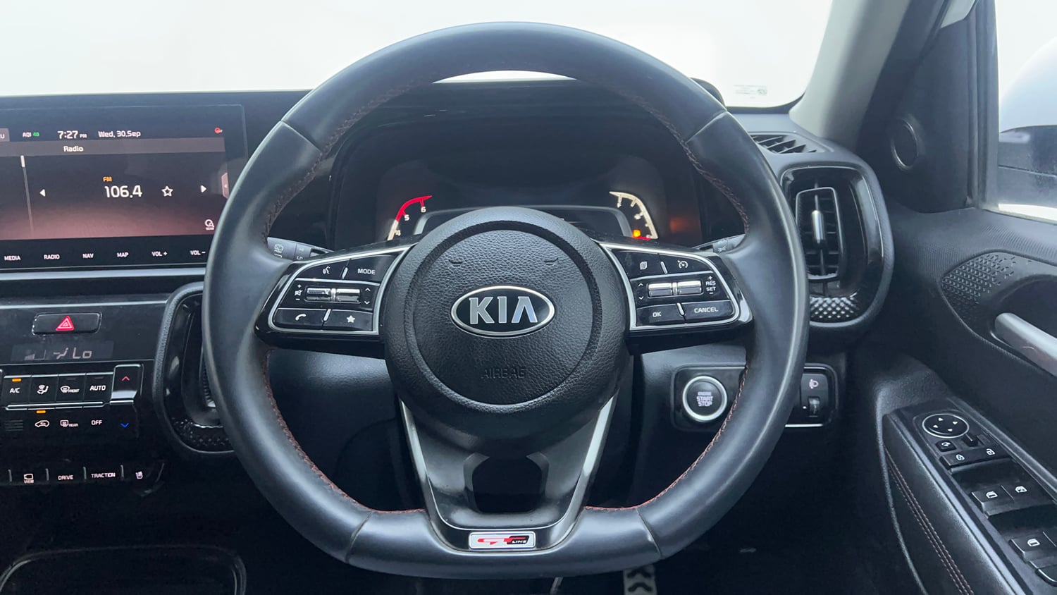 Used 2020 Kia Sonet GTX Plus 1.5 AT Diesel Automatic interior STEERING VIEW