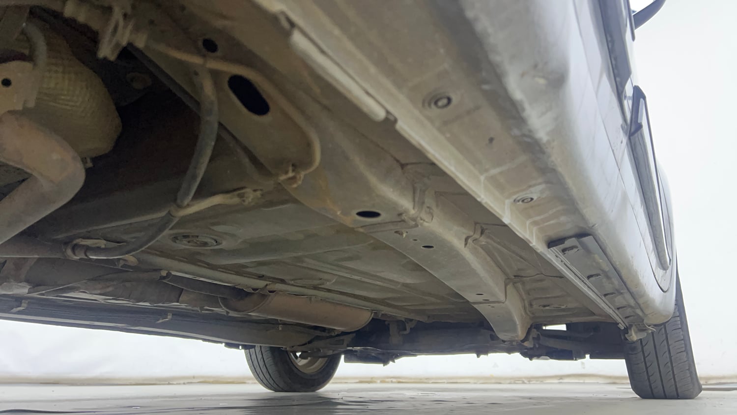 Used 2020 Maruti Suzuki Swift ZXi Plus AMT Petrol Automatic extra REAR RIGHT UNDERBODY VIEW