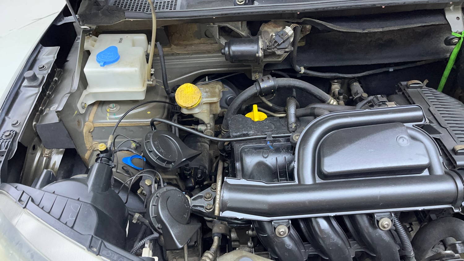 Used 2019 Renault Kwid CLIMBER 1.0 Petrol Manual engine ENGINE RIGHT SIDE VIEW