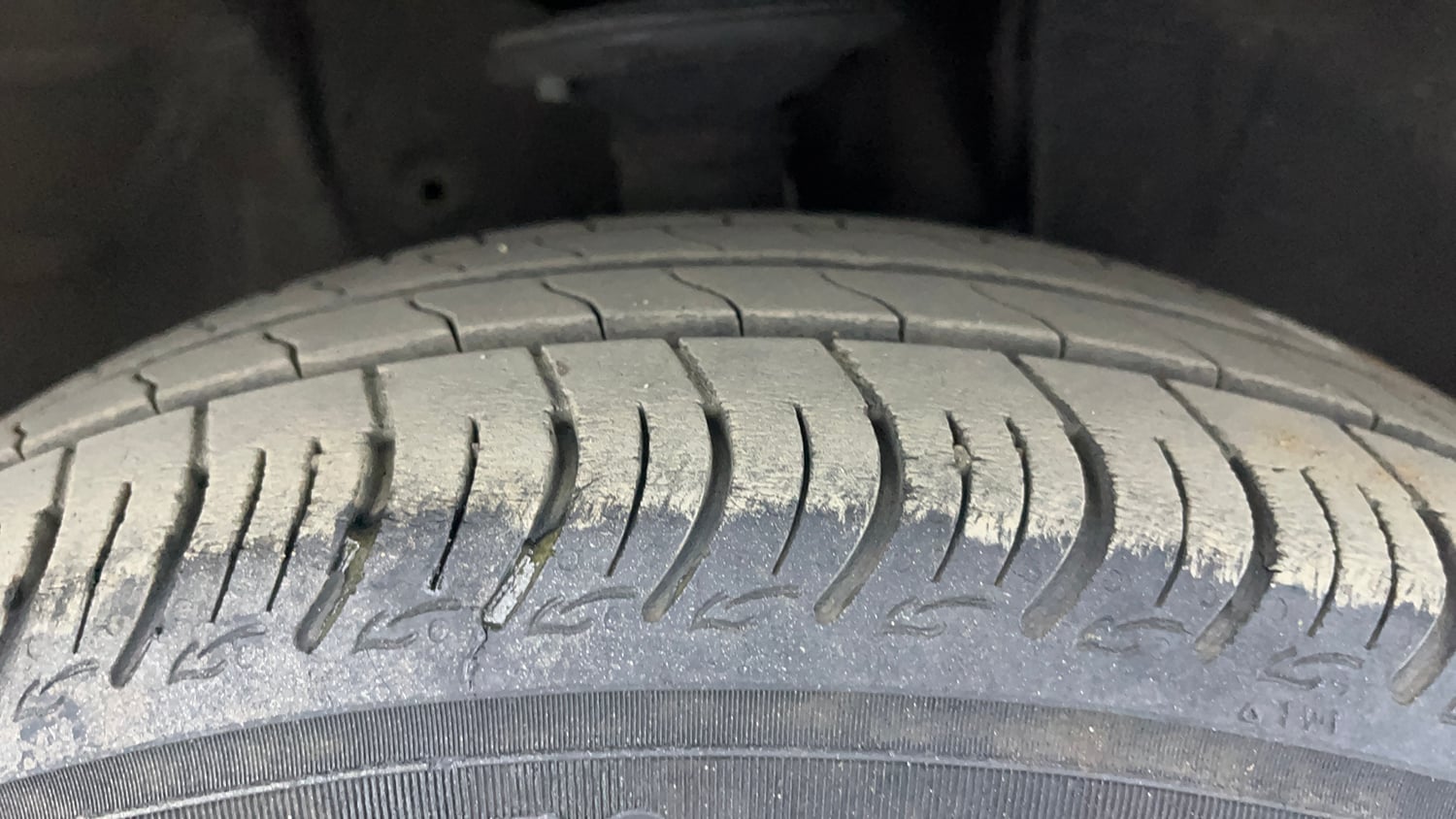Used 2023 Maruti Suzuki Wagon R ZXI 1.2 AGS Petrol Automatic tyres RIGHT FRONT TYRE TREAD VIEW