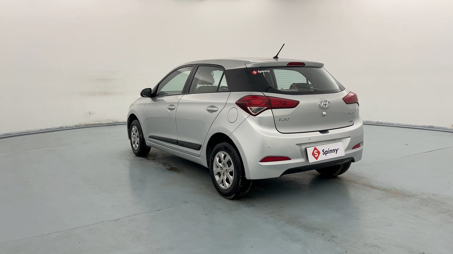 Used 2015 Hyundai Elite i20 Sportz 1.2 Petrol Manual exterior LEFT REAR CORNER VIEW