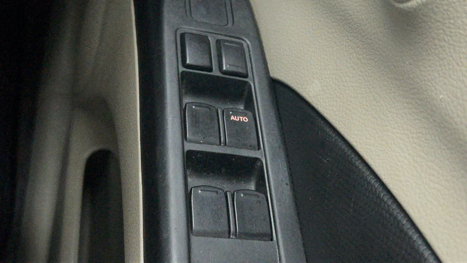 Used 2017 Maruti Suzuki Celerio VXi Petrol Manual top_features Power windows