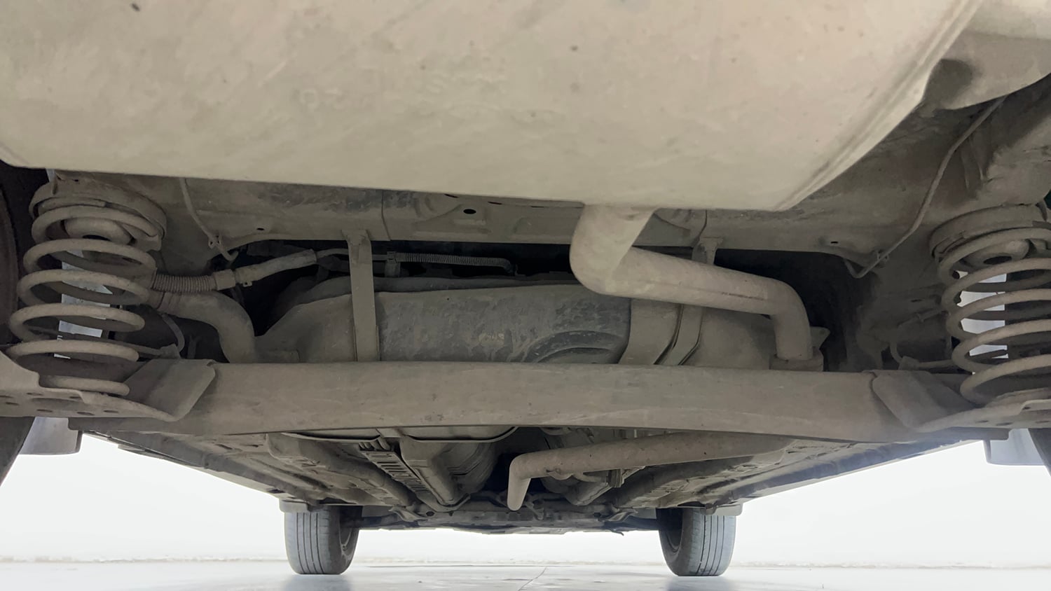 Used 2015 Hyundai Creta 1.6 SX Plus AT Diesel Automatic extra REAR UNDERBODY VIEW (TAKEN FROM REAR)