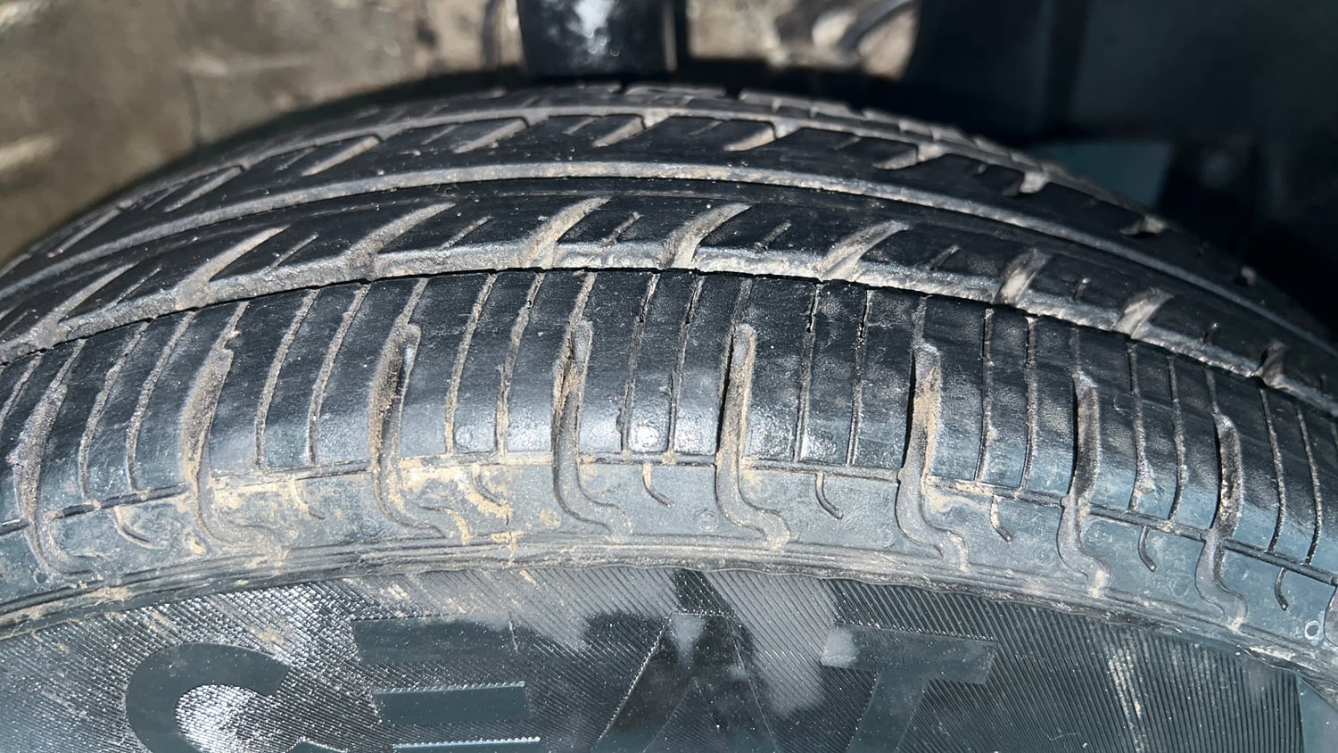 Used 2020 Maruti Suzuki Wagon R 1.0 LXi 1.0 Petrol Manual tyres RIGHT FRONT TYRE TREAD VIEW