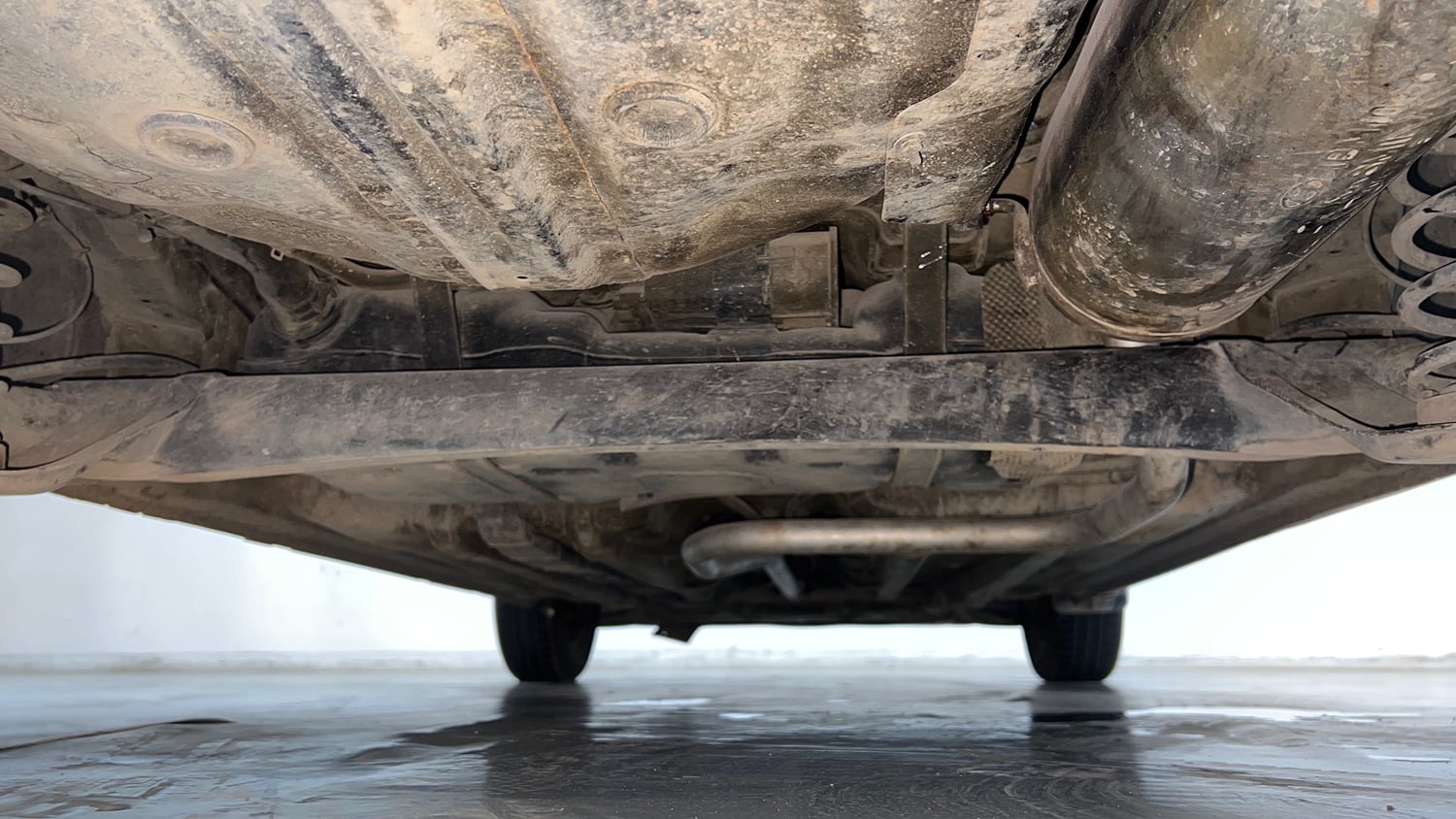 Used 2017 Hyundai Elite i20 Sportz 1.2 Petrol Manual extra REAR UNDERBODY VIEW (TAKEN FROM REAR)