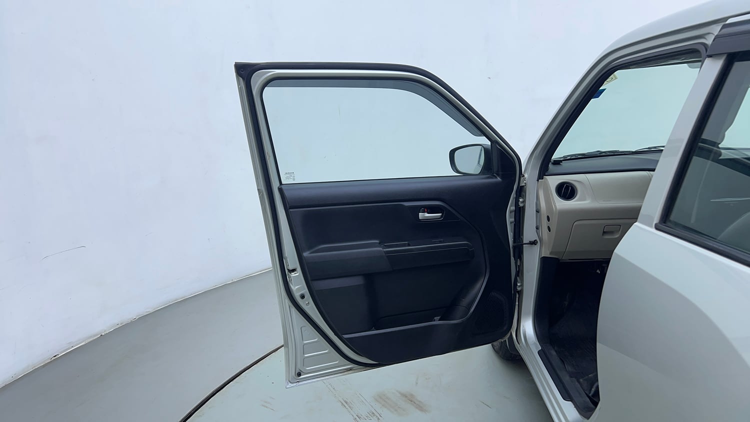 Used 2022 Maruti Suzuki Wagon R VXI 1.0 CNG Cng Manual interior LEFT FRONT DOOR OPEN VIEW