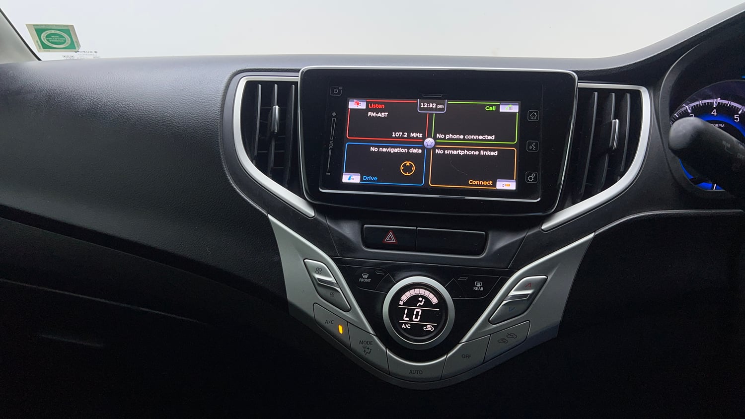Used 2017 Maruti Suzuki Baleno Alpha 1.2 Petrol Manual top_features Integrated (in-dash) music system