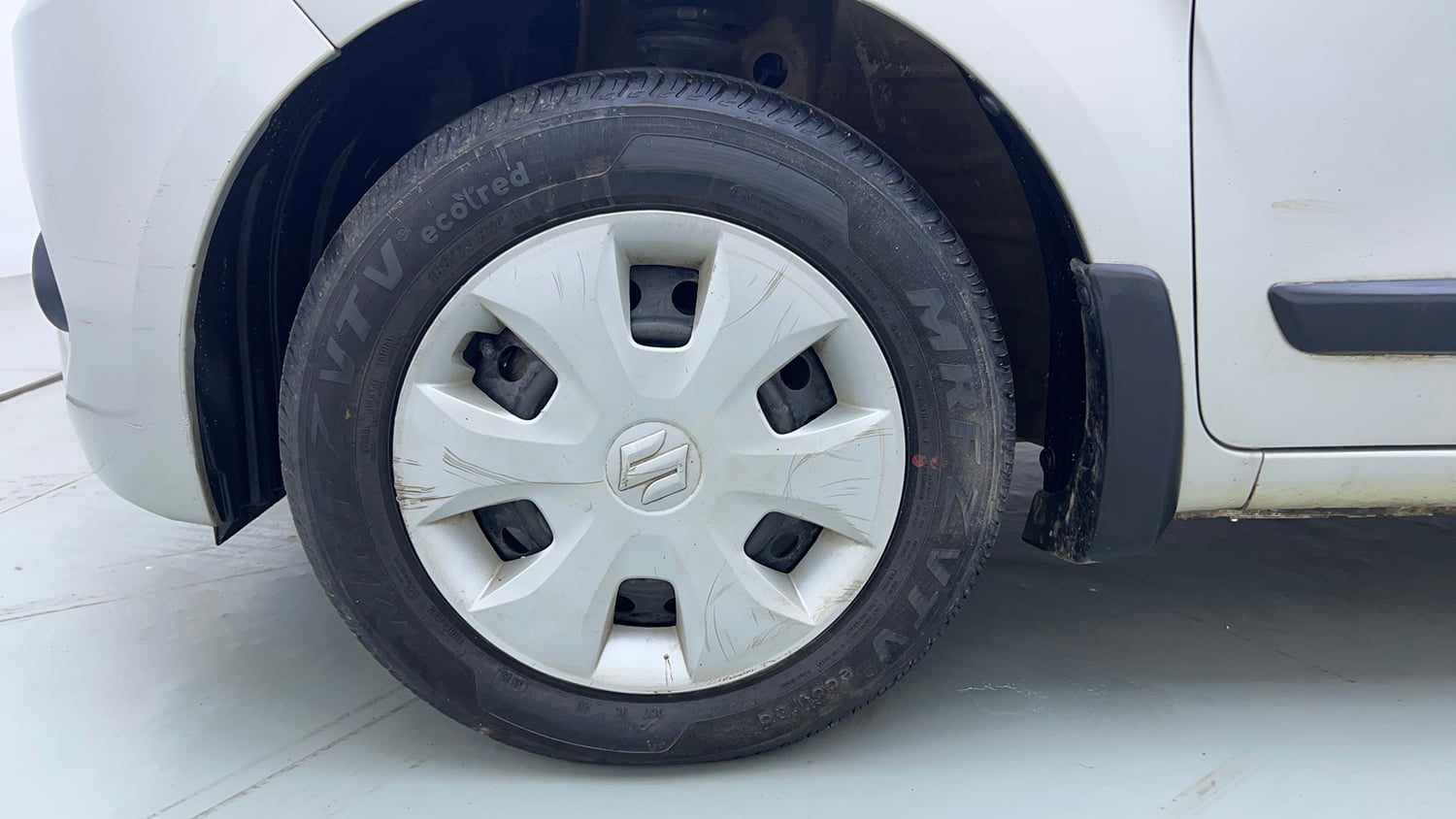 Used 2022 Maruti Suzuki Wagon R VXI 1.0 CNG Cng Manual tyres LEFT FRONT TYRE RIM VIEW