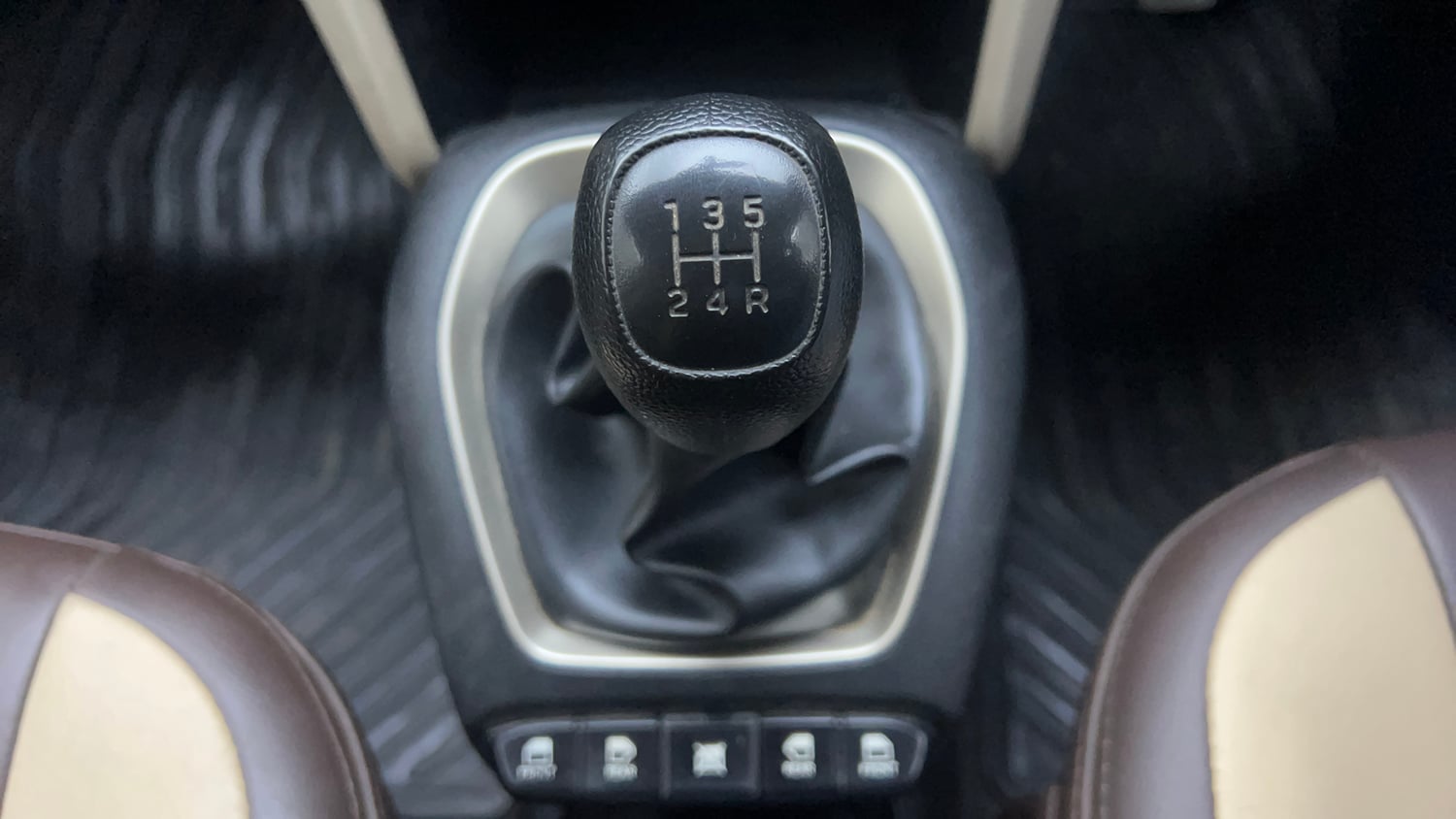 Used 2022 Hyundai Santro Sportz Petrol Manual interior GEAR  KNOB VIEW