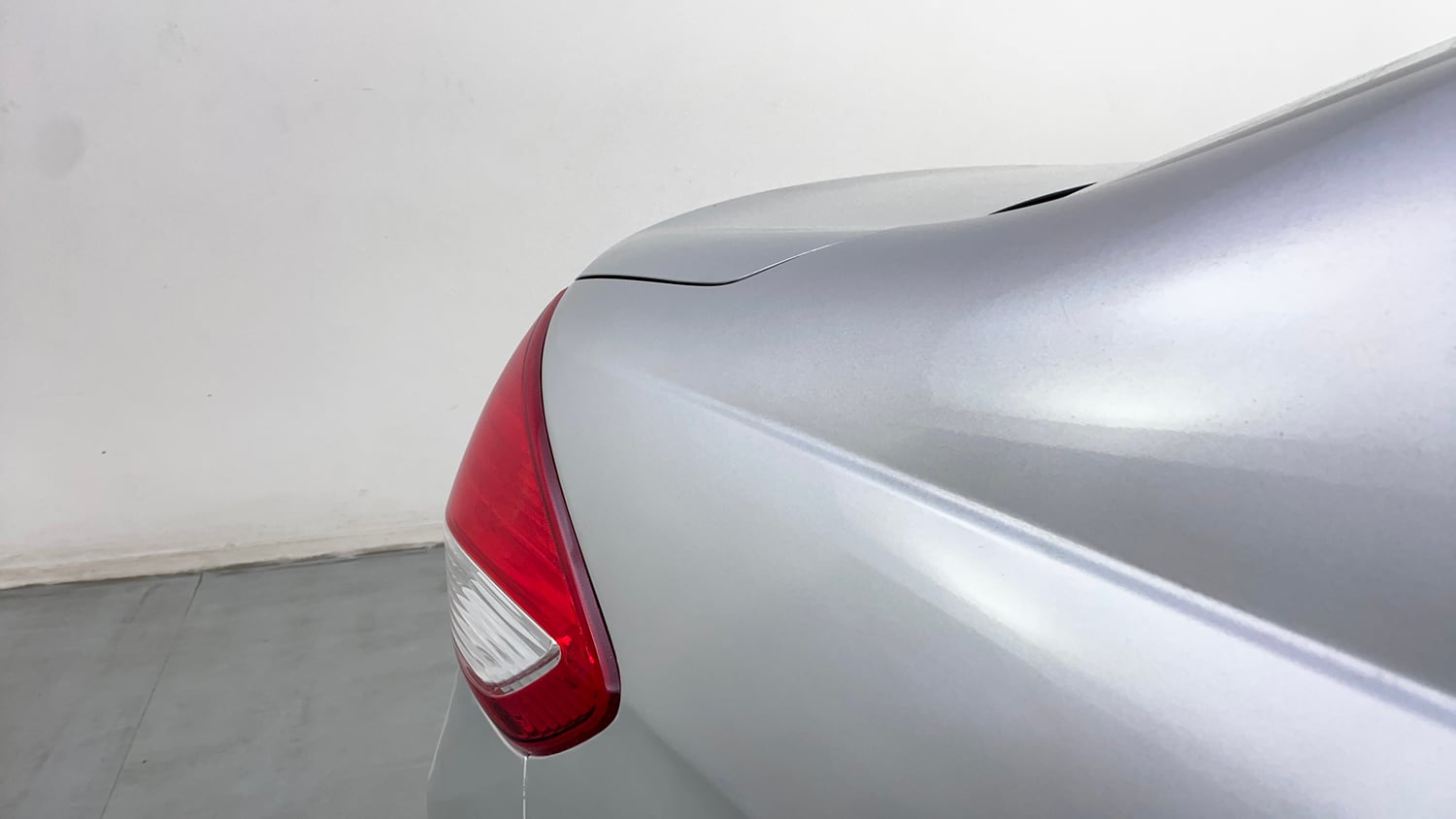 Used 2015 Maruti Suzuki Ciaz ZXI+ Petrol Manual dents MINOR SCRATCH