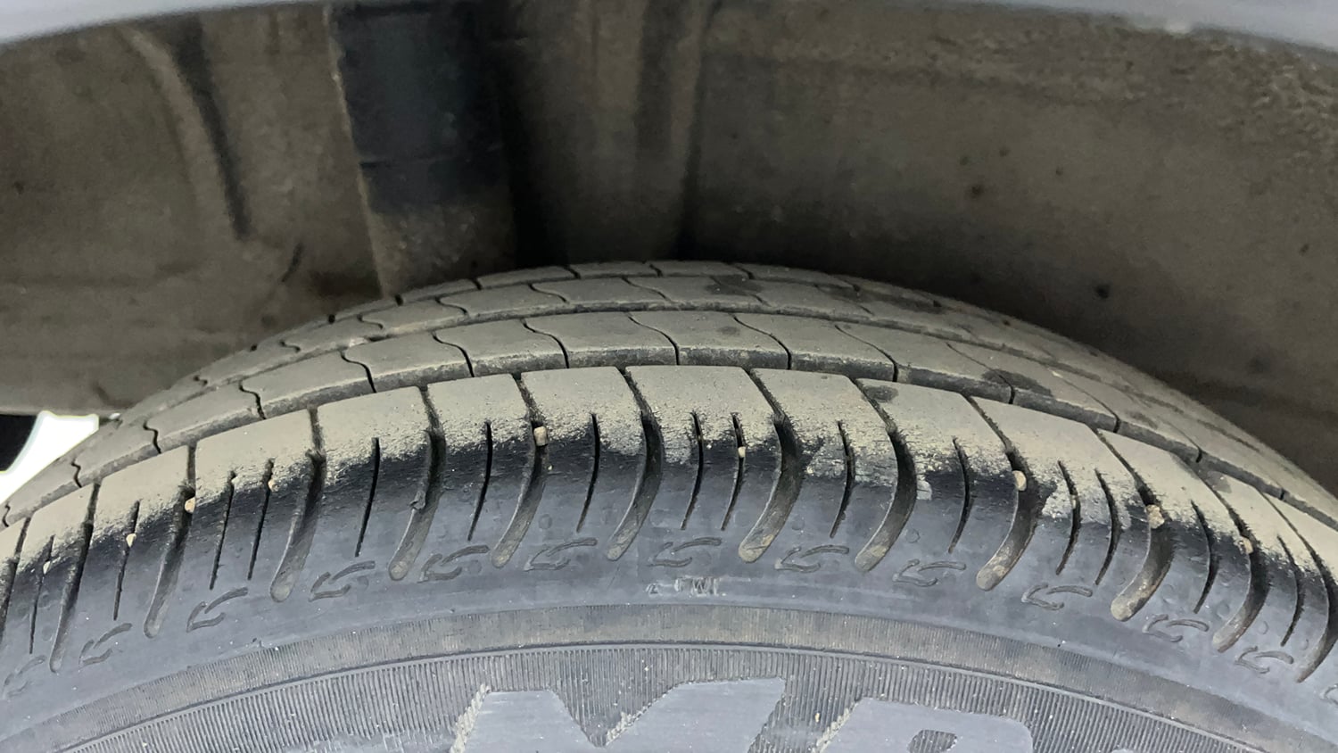 Used 2023 Maruti Suzuki Wagon R ZXI 1.2 AGS Petrol Automatic tyres RIGHT REAR TYRE TREAD VIEW
