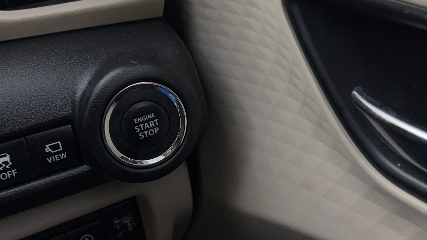 Used 2024 Maruti Suzuki Dzire ZXi Plus AMT Petrol Automatic top_features Keyless start
