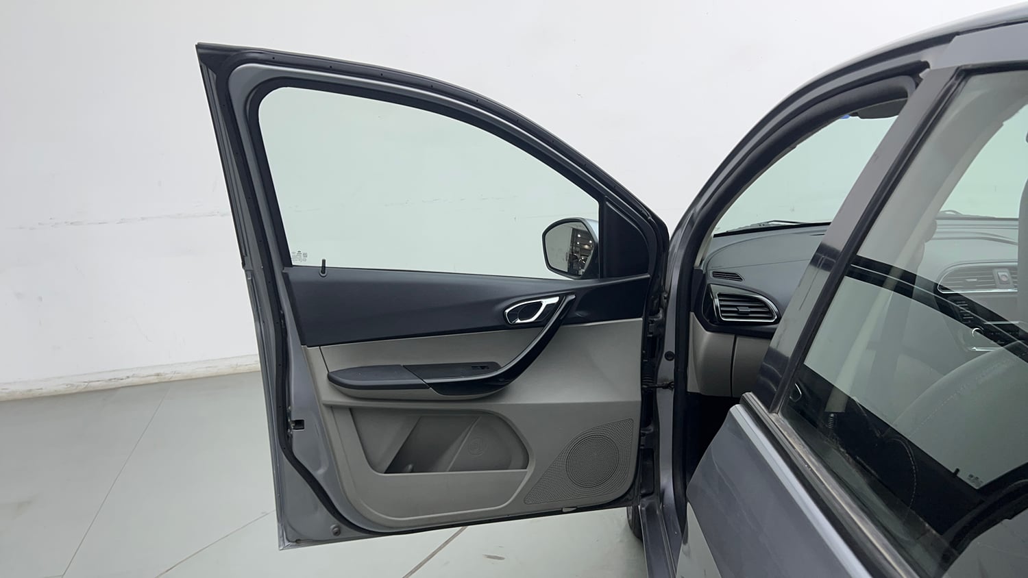 Used 2019 Tata Tiago Revotron XZ w/o Alloy Petrol Manual interior LEFT FRONT DOOR OPEN VIEW
